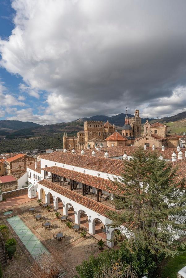 Отель Parador De Guadalupe Гвадалупе Экстерьер фото