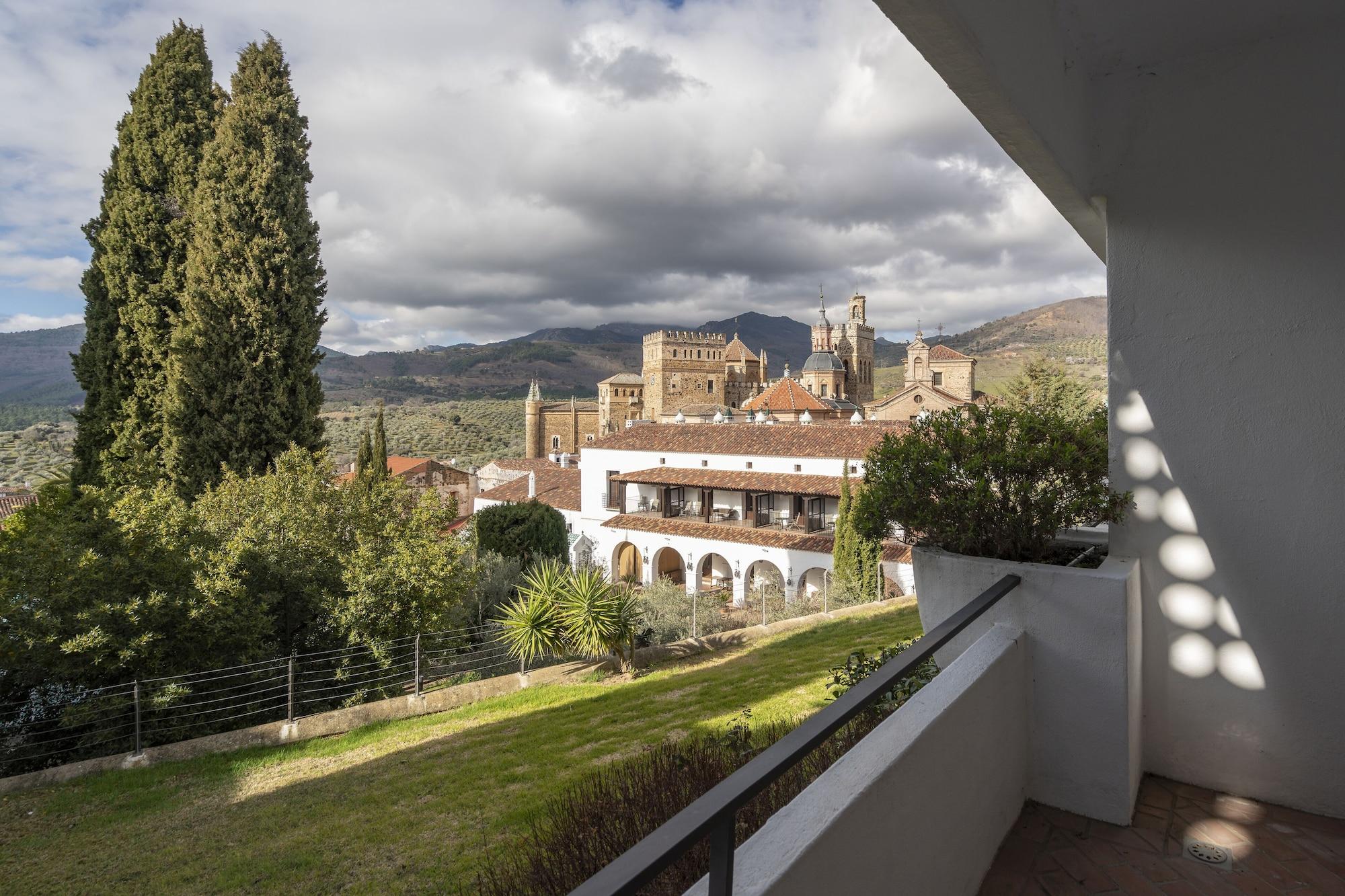 Отель Parador De Guadalupe Гвадалупе Экстерьер фото