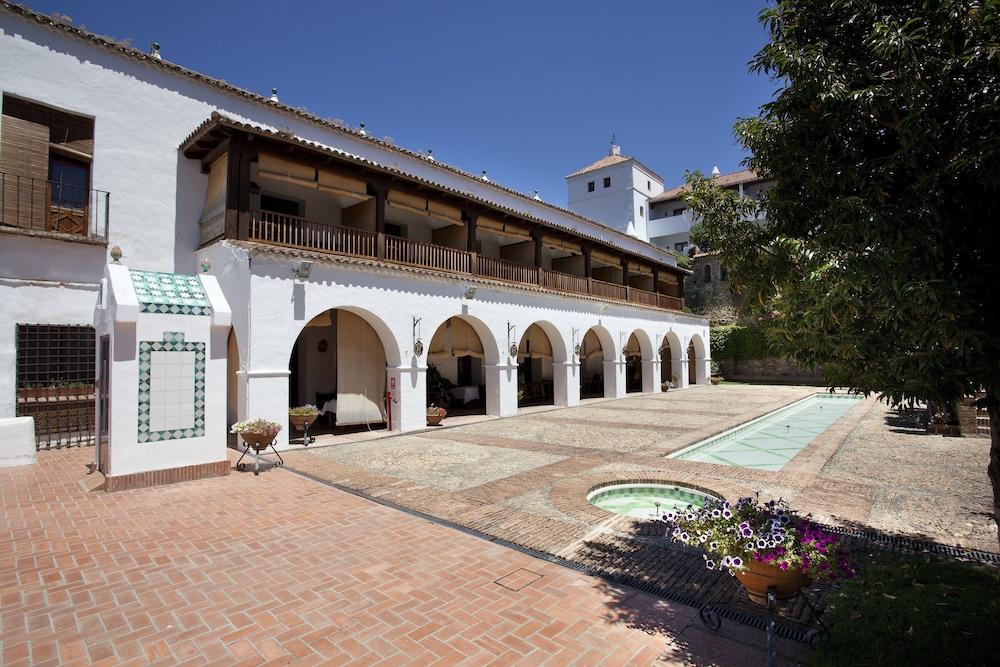 Отель Parador De Guadalupe Гвадалупе Экстерьер фото