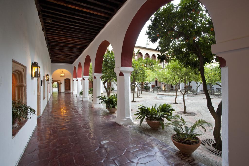 Отель Parador De Guadalupe Гвадалупе Экстерьер фото